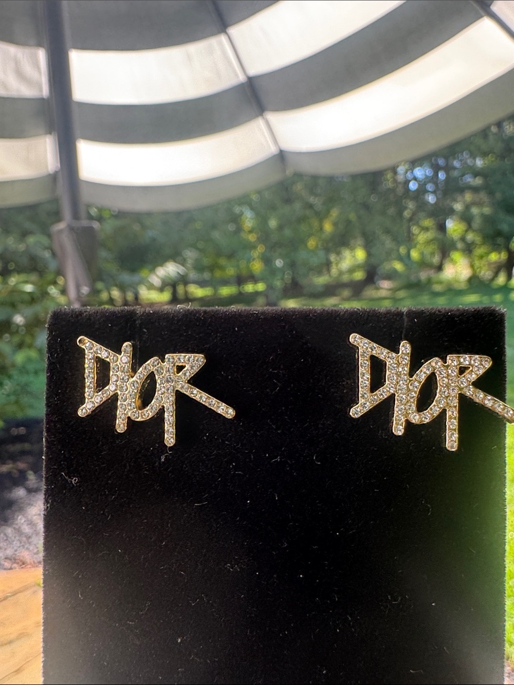 Earrings Gold Tone crystals Stud Earrings - Gold tone
